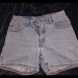 Authentic vintage Levi’s shorts from the 1990s!